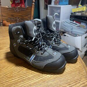 Whitewoods Insulated Cross Country Ski Boots Size Euro 38 US 7.5